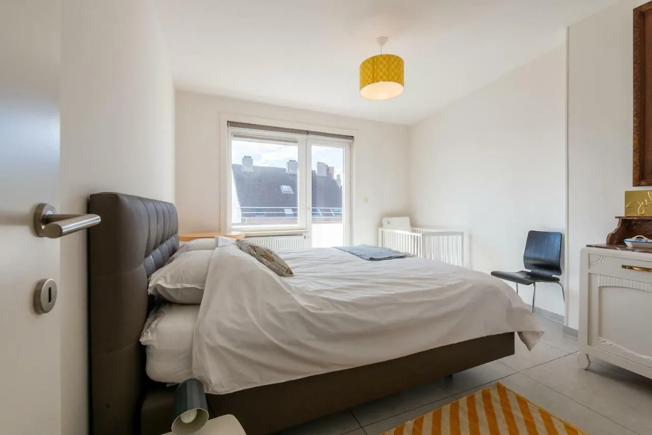 Modern Apartment With Free Parking Oostende België