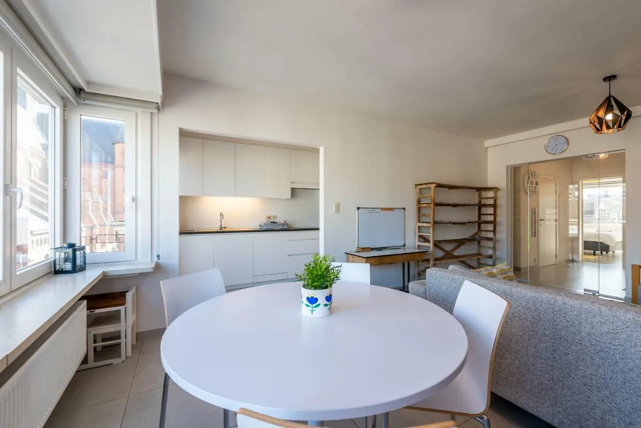 Modern Apartment With Free Parking Oostende